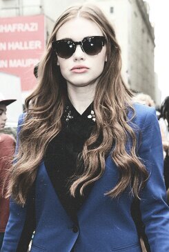 julesblckthrone's profile picture. books & stuff