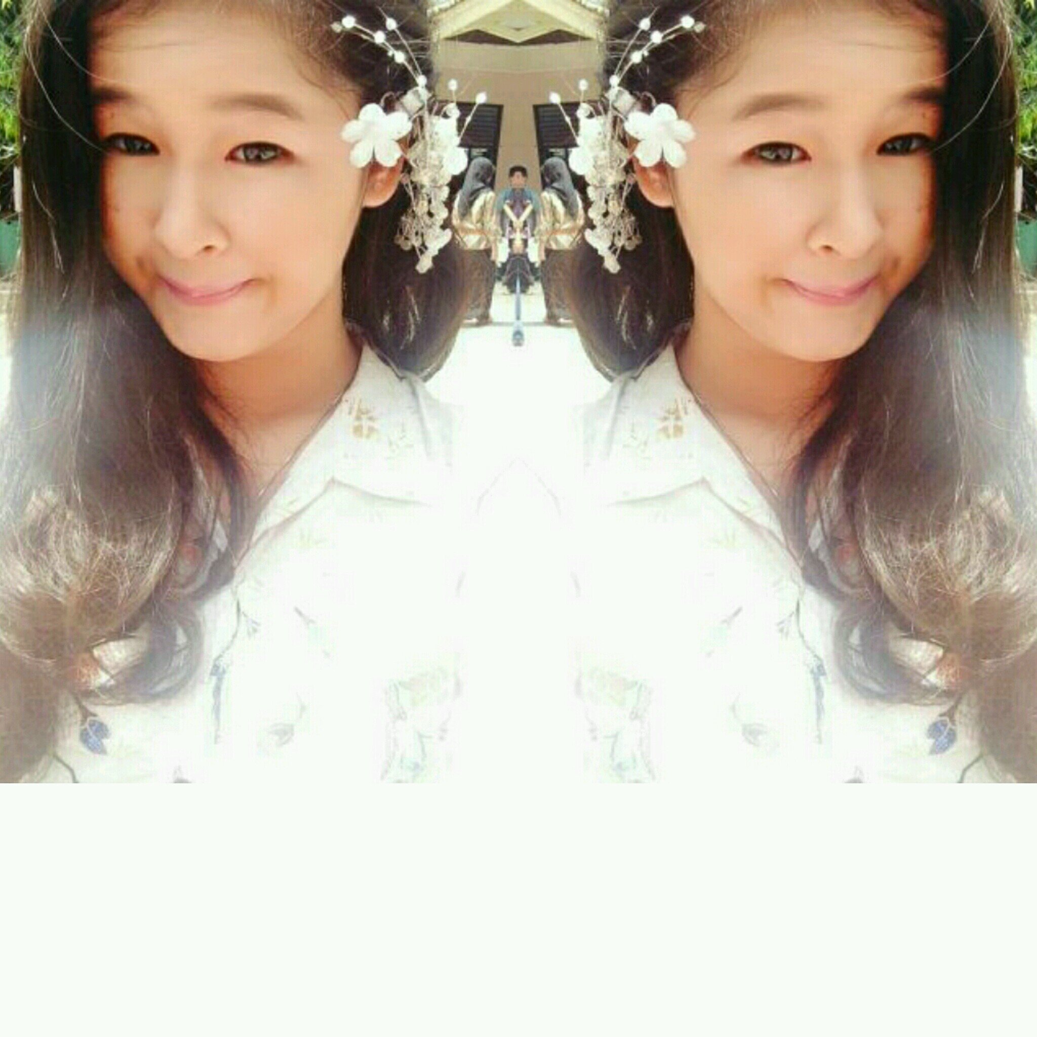 A smile is my best make-up. Instagram : @novalylya #Smanitra'56 #Lollipop56