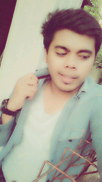 Muslim II Karyawan Swasta II Humoris II Supell II Easy Going ll Like Story ll PANTANG MENYERAH