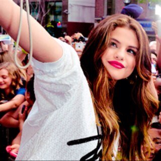 dont follows this acc, follow @0urlovelylovato ! | no sigas esta cuenta, sigue @0urlovelylovato !