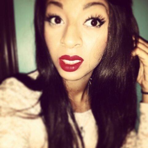 TheChiChilena's profile picture. Life= God, family, friends, love, music, & singing .