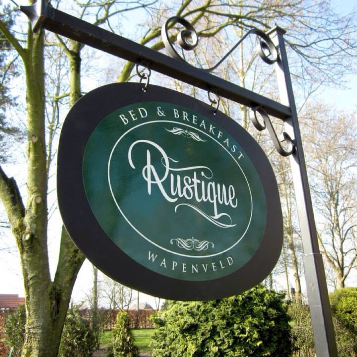 Bed & Breakfast 'Rustique' is sinds april 2014 geopend voor de echte natuurliefhebber! Heerlijk rustig en landelijk gelegen. Betaalbaar genieten op de Veluwe!
