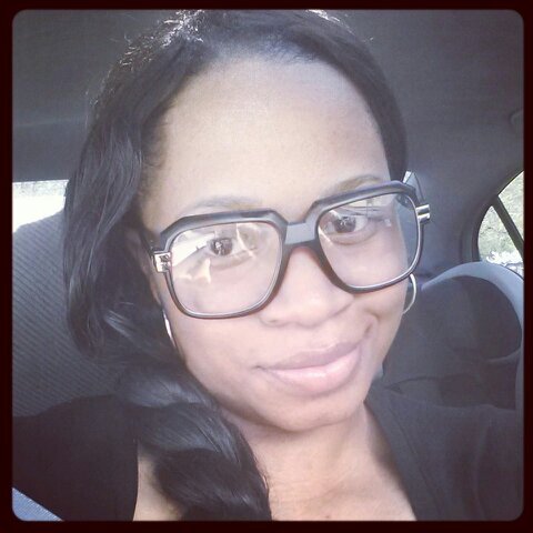 《hard-working independent single mother of 1...wanna know more just ask!!?》
