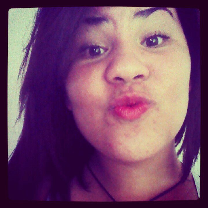PontePretanaa,Estudante, Amuuh Musica,Evangelica,Viciada em Cocaa,Amuuh Tecnologia, Animaal, ChocolateBrancoo .. Irmã da @Cibelle68