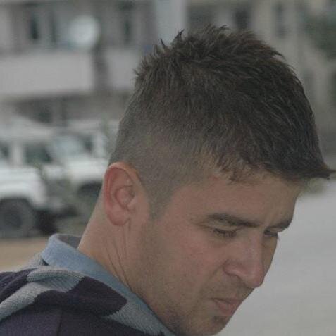 SENİ KİMSEYLE PAYLAŞAMAM ÇÜNKÜ PAYLASTIKCA ÇOĞALAN ŞEYLER VAR.....