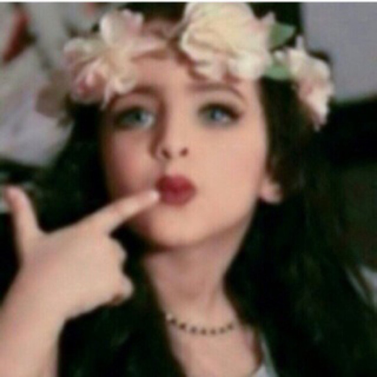 واهه يَ حظي متى ناوي تزين م كفاكك اللي جفيناه و رحل و الآنين م بقى فيني آنين م بقى فينيَ سوى ذرة آمل