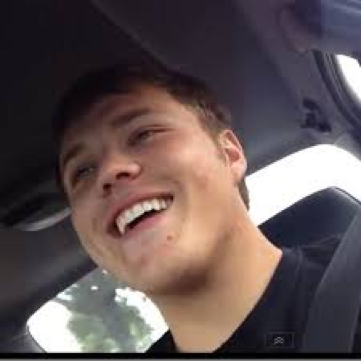 TheeOhaple's profile picture. Ordanairy gamer who loves his subs!