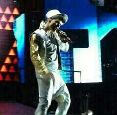 14años. Rubia. Amo a @AbrahamMateoMus ♥ PRINCESA TRAVIESA ♥ 161113 ♥ Casanover ♥