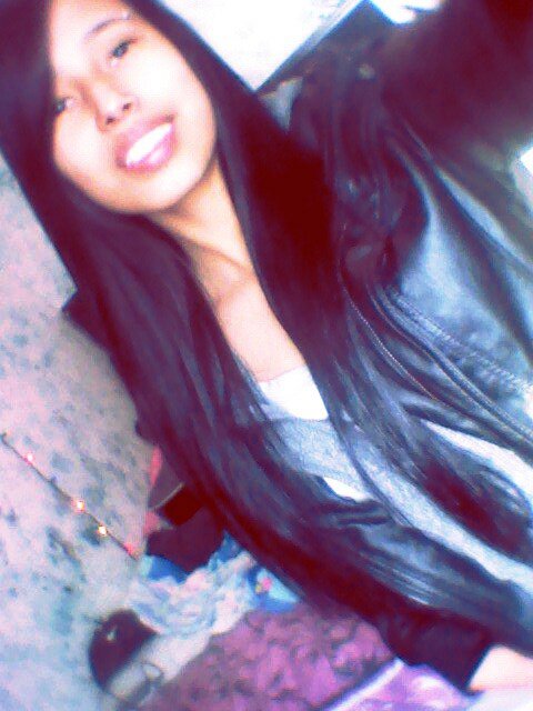Tonya jobb, I'll be blowing 17 candles on dec. 26 I love everybody and music. Belieber since 09 I follow everyone back