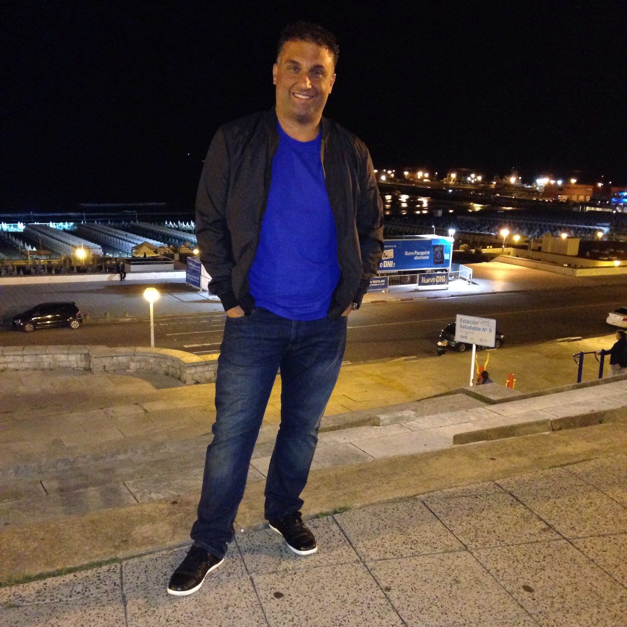 pablochiappetta's profile picture. Periodista. Prosecretario en @DiarioOle.
Papá de Agus y Juli.