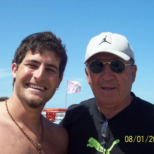 Periodista integral y deportivo l  Deportes en @VDGOk  lunes a viernes de 14 a 17hs. @radio10rosario Fm 106.3