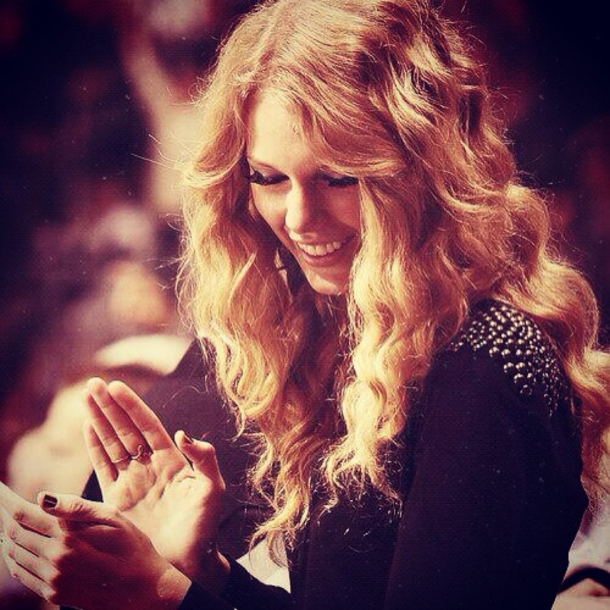 @SuckMyDummy please follow my main acc swifties @SuckMyDummy stay beautiful and please follow 3