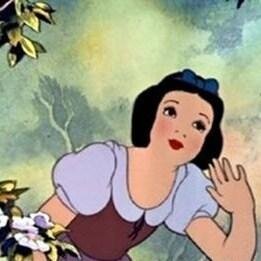 Every girl deserves to be treated like a princess but we are obliged to be treated like a QUEEN CHOOSE JUISY
