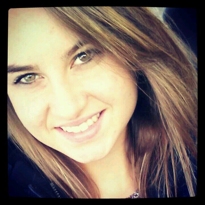 Living life to the fullest. Born in Spring Hill, Florida but live in NY. If you'd like to know more, I'd love to talk :)