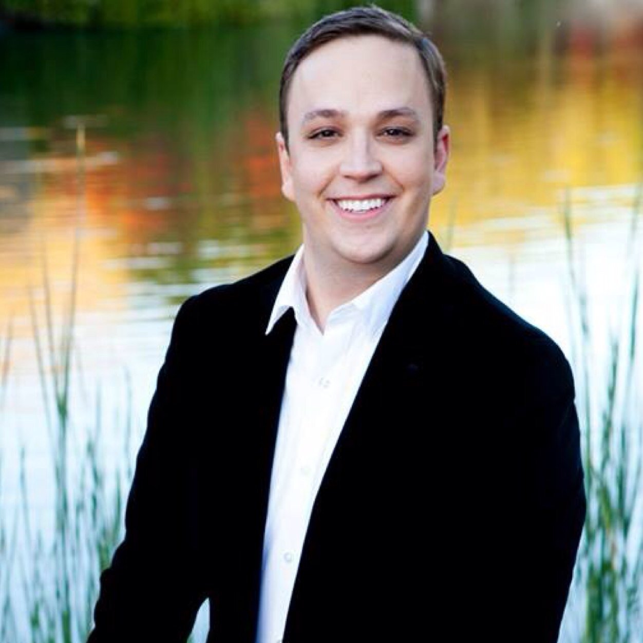 opera singer in Vienna. husband. art song aficionado. lover of travel, pastries, and wine. dad of #donquixoteofthecatalinas