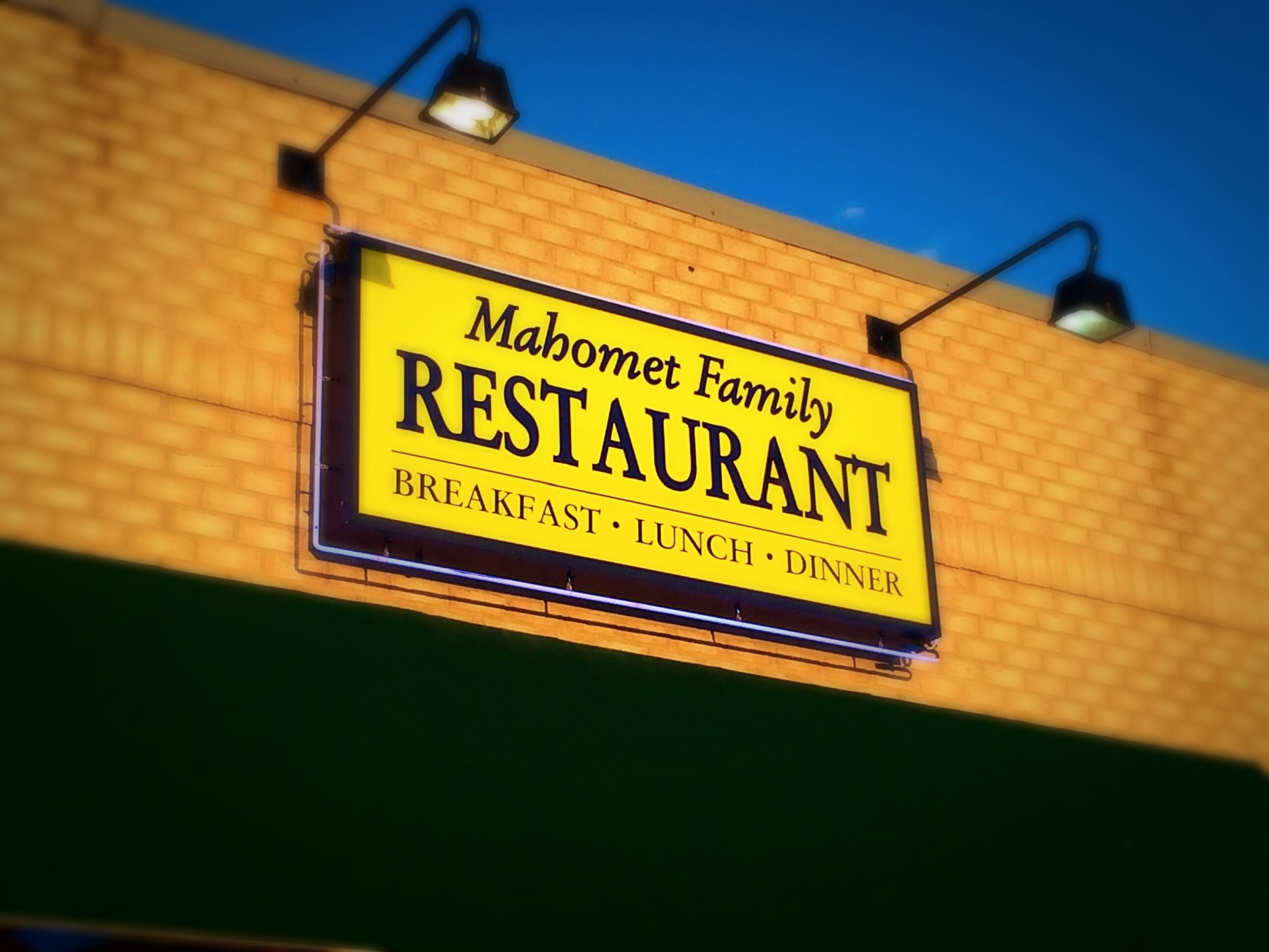 Mahomet_FR's profile picture. Providing Mahomet with amazing home cooked meals prepared on the spot.