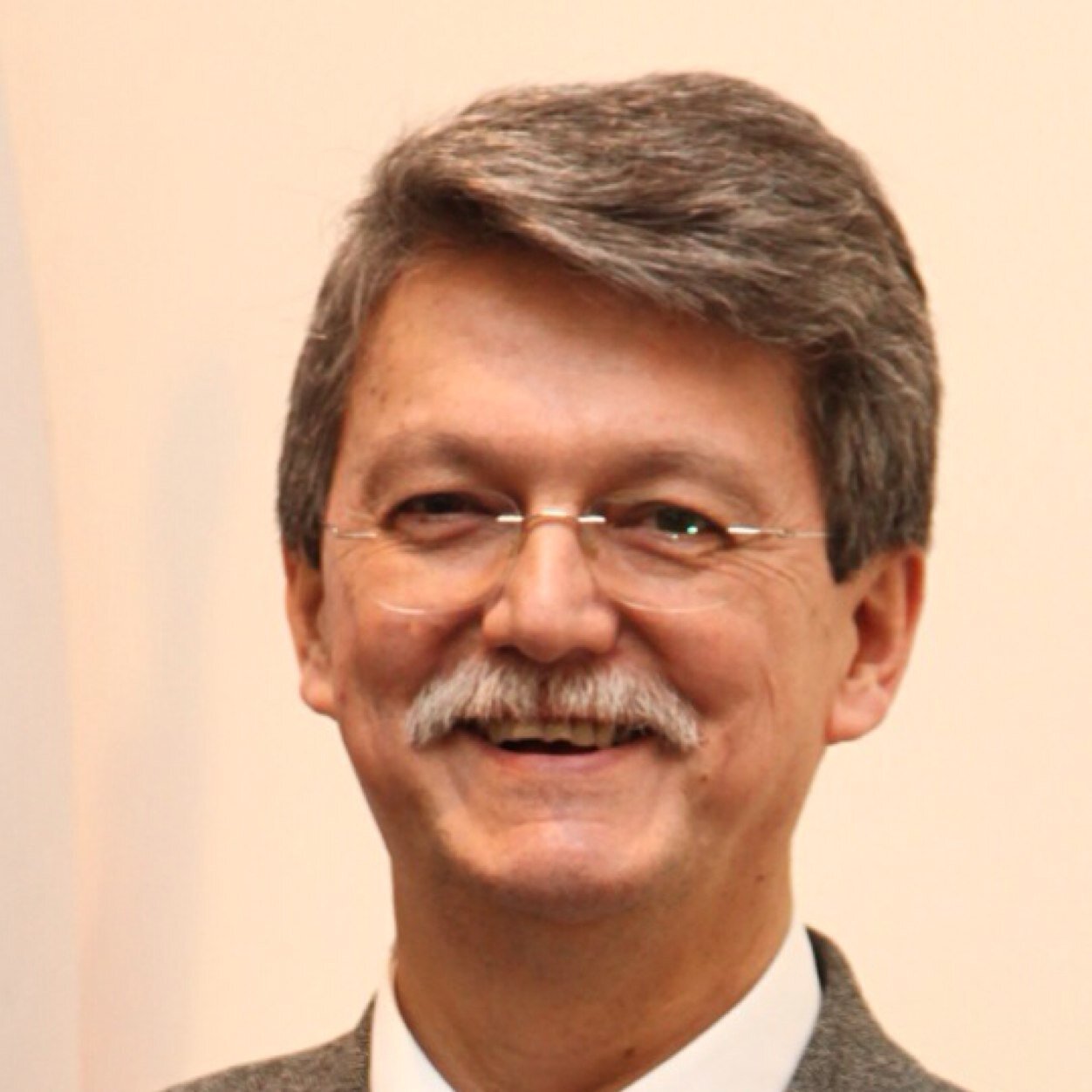 Prof-Dr-Murad-Bavbek