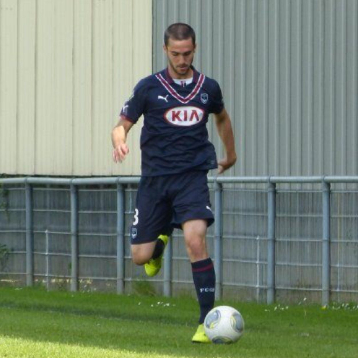 Ancien joueur du FC Girondins de Bordeaux Instagram: @ugogostis