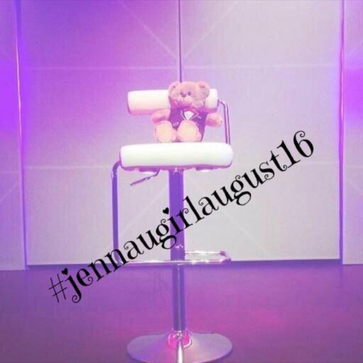 please help my dreams will come true, tweet #jennaugirlaugust16 if u want to help spread the word please and thank you! i also help others 0⃣/4⃣