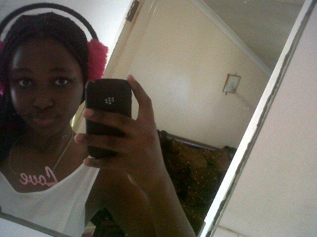 HEY I AM MINANI, I'm pretty, cool, chilled, love kids and love to sing and dance!