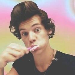 free follow bc you're gucci | can you please follow @niaIlporn if you want a fb just ask thaaanks ♡