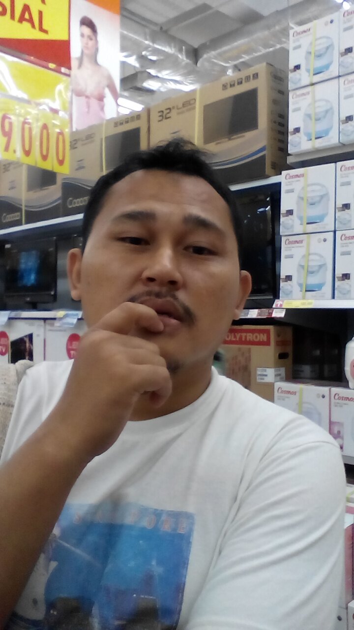 danykarasak24's profile picture. 