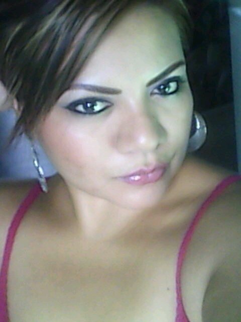 Me gusta la gente, que sin motivo t buscan, que sin mirarte t quieren y sin ataduras se quedan.