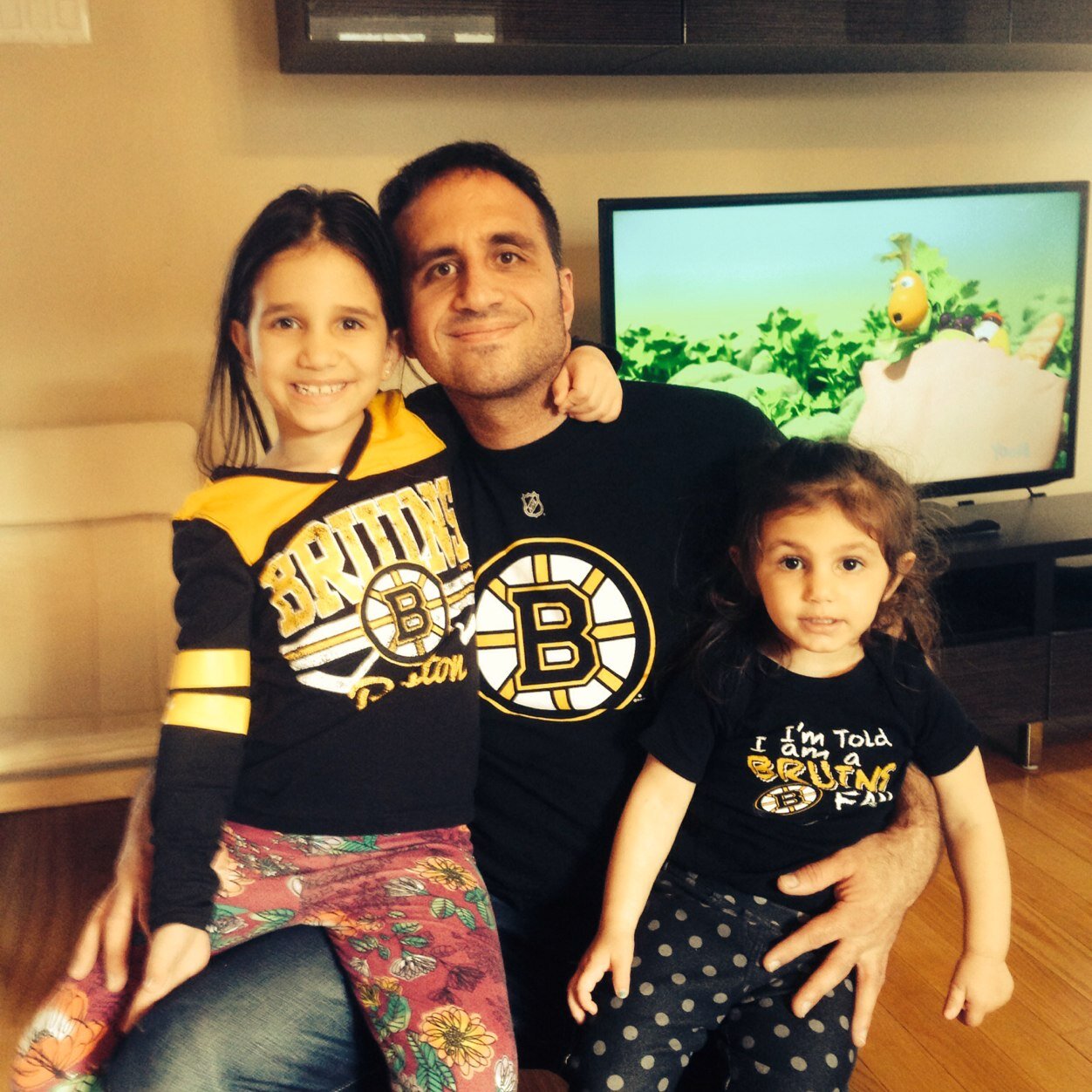 Boston Bruins & NY Giants rule & so do my 2 beautiful daughters #Bruins #NYgiants #arsenal #IMFC