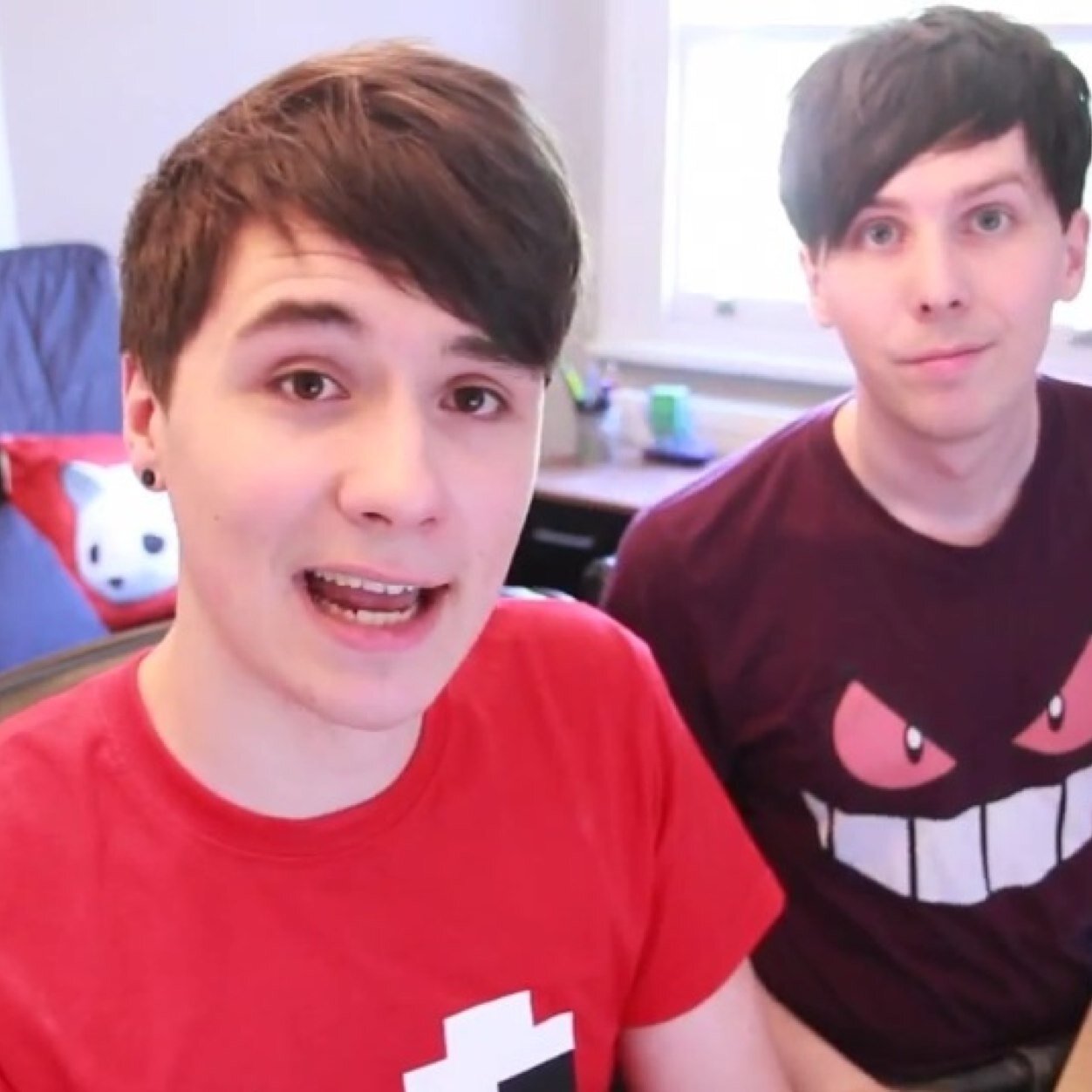 FREE FOLLOW FROM @phantafruitwist because I think you're fabby and beautiful and you should be told that more often.