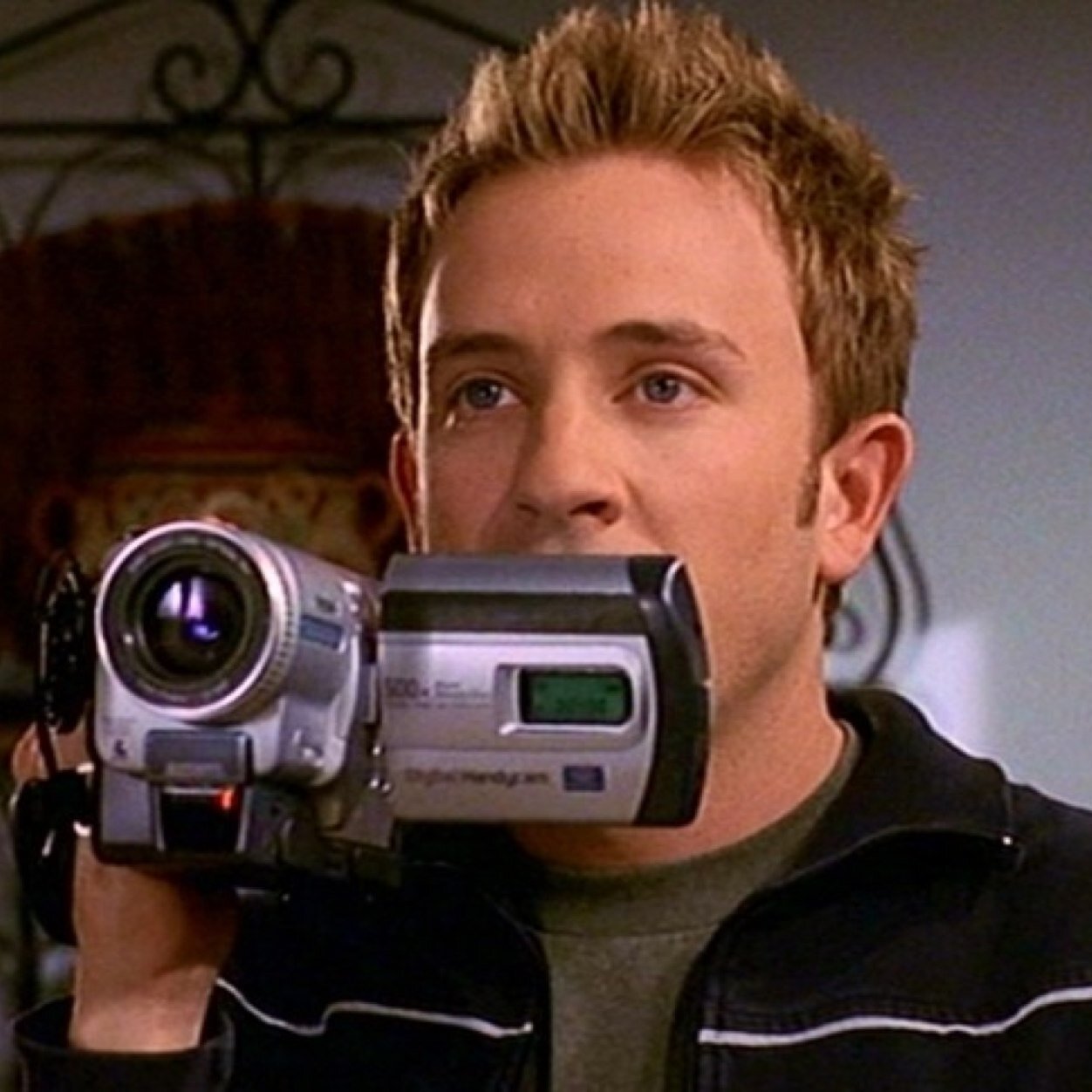 FiendExpert's profile picture. I'm @Fated2BTheSlayr's guestage. The man behind the camera. Capturing every moment of the magic! {#RP-Mature-BTVS}