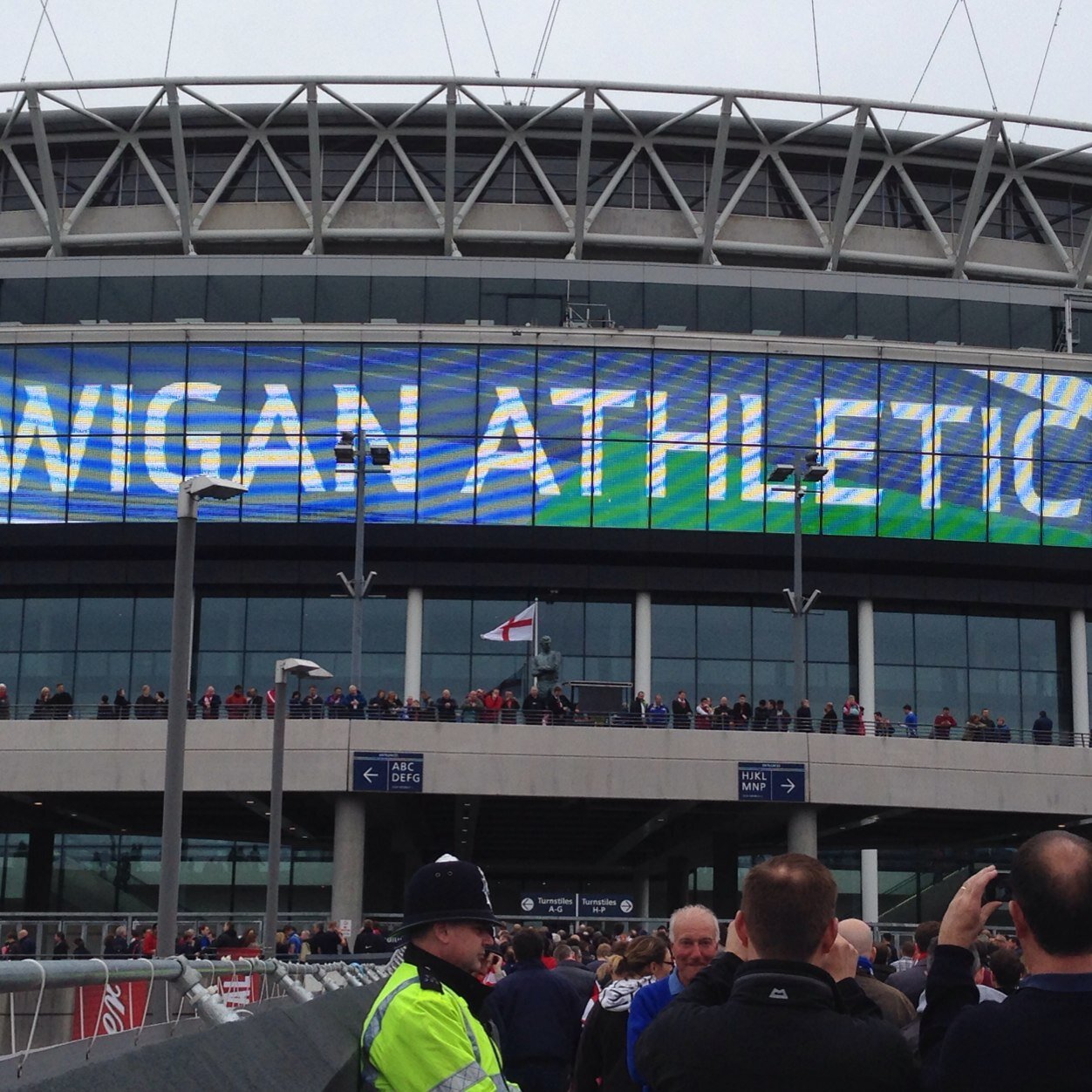 allie_bongo's profile picture. 33 year old mother of 3 children