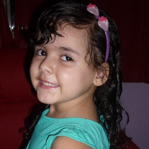 Oi eu me chamo Yasmin Gosto muito de ouvir música ,sair , brincar e estudar!!!