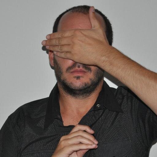 Todos los días descubro un toc nuevo.
Optimista  por opción .
Diseño de imagen y sonido - Docente - investigador .