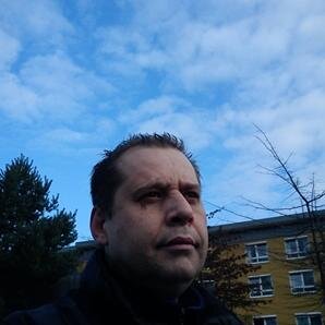 Blogger,S04,Rock und Metal,Teste Produkte,Soziale Netzwerke und Dingstabums...
http://t.co/0mc6xoivyU