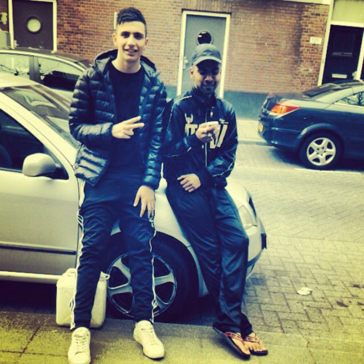 Jij gooit een barkie op een ho, ik trek liever af & gooi een barkie op een bro