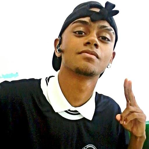 Escutem minha nova música no YouTube: http://t.co/EMHV1wqUTI‎