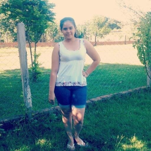 Futura contadora, alumna de la Universidad Nacional de Asunción.. Olimpista, fanática de Reik Amo la vida.. :)