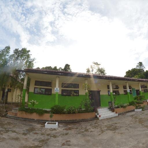 Green campus SMKN14SAMARINDA ( Jl. H.A.M.M Rifaddin Arah masuk Stadion Utama Kal-tim )