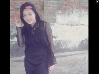 devi_nr's profile picture. Kamu yang buat aku TERTAWA dan kamu juga yang buat aku NANGIS , ya benar kamu kamu orangnya