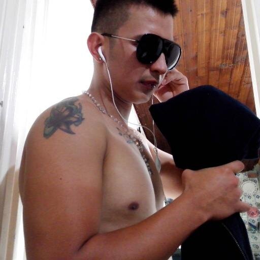 soy un cantante pereira que amo la musica 
de ahora en adelante les mostrare todo mi talento para algun dia si dios me lo permite