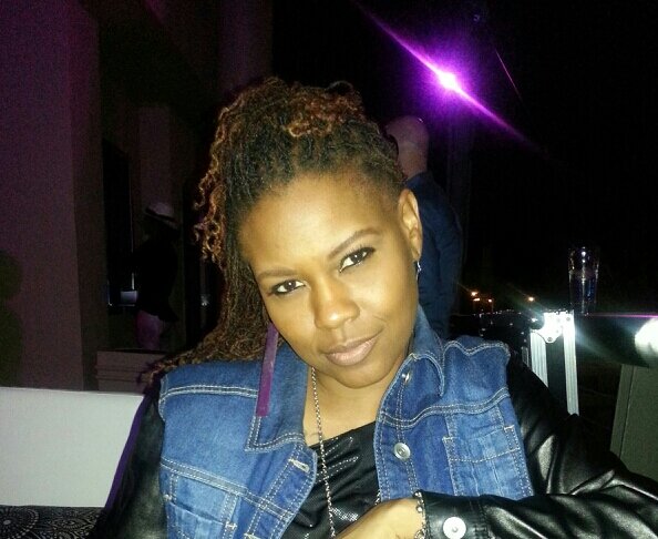 i am a family oriented, career established,  outgoing, fun, loving woman loving women. ( And sometimes men)...lol