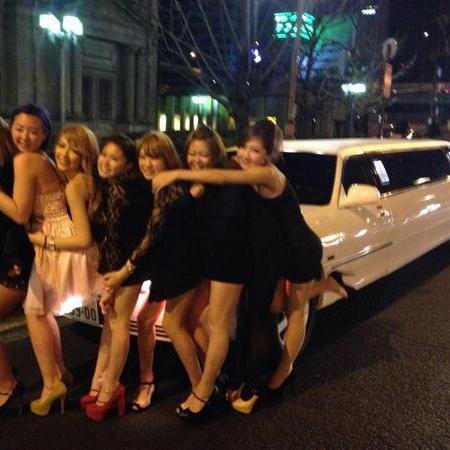 マスターズリムジン ハッピーバースデー 誕生日サプライズや特別な日にリムジン女子会 ドレスアップで豪華にparty 日本一 安いお値段は60分 000 Http T Co 7qnovjnfgf