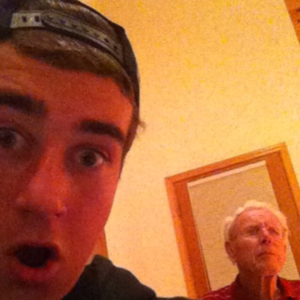 Theneweer's profile picture. 