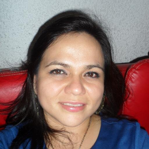 Redactora, reportera, correctora, hija, hermana, tía, amiga... En fin, todóloga en cada paso de mi vida.