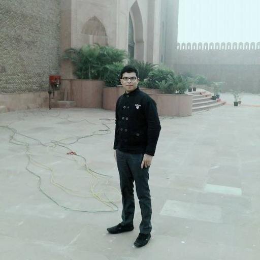 i m working as an Immigration consultant.quite Passionate abt my dreams n goals.i believe.Always think positive n big n workhard to achieve success'll be urs. .