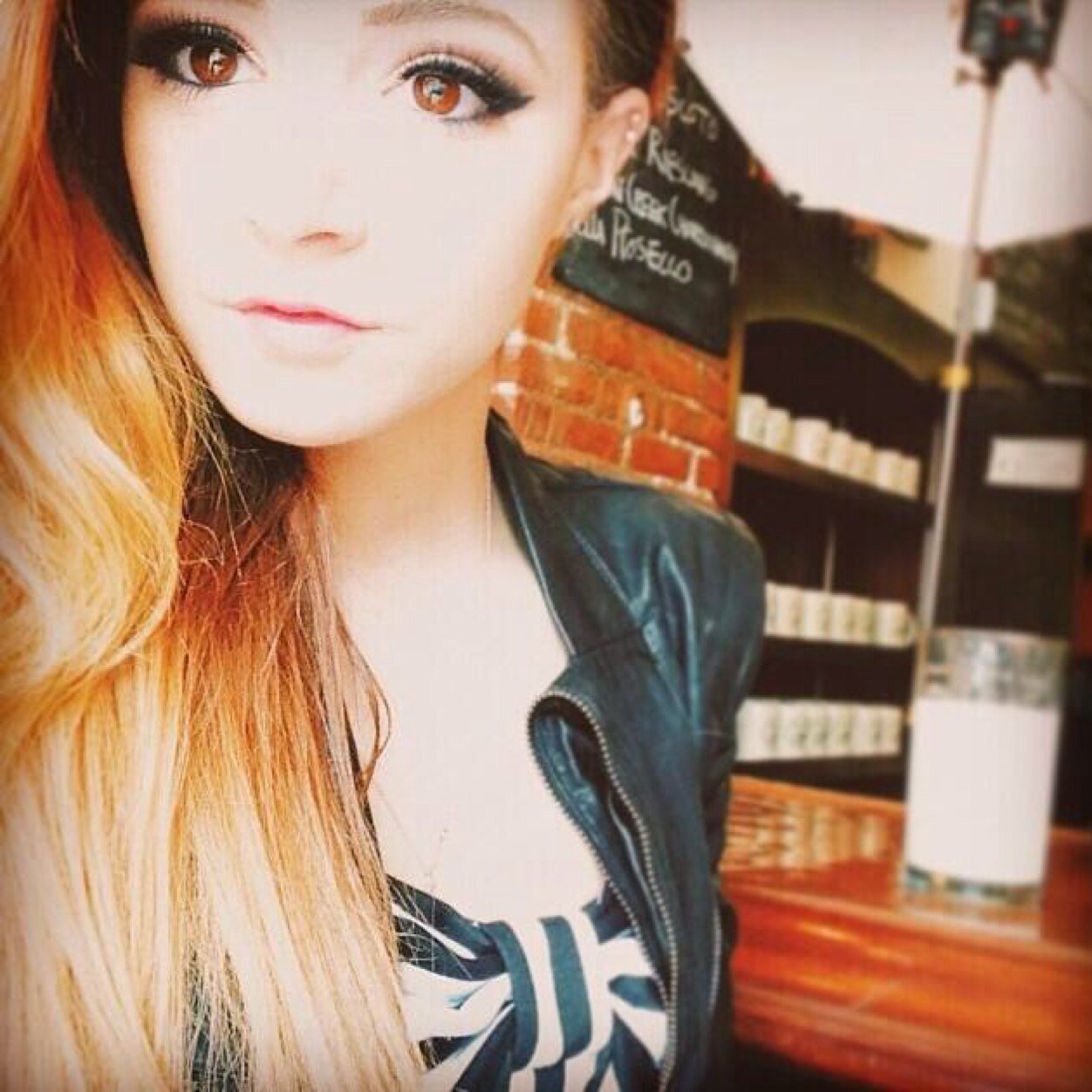 CHRISSY CONSTANZA FOLLOWED ME ON 05.11.14 UHM .. MY LIFE IS COMPLETE