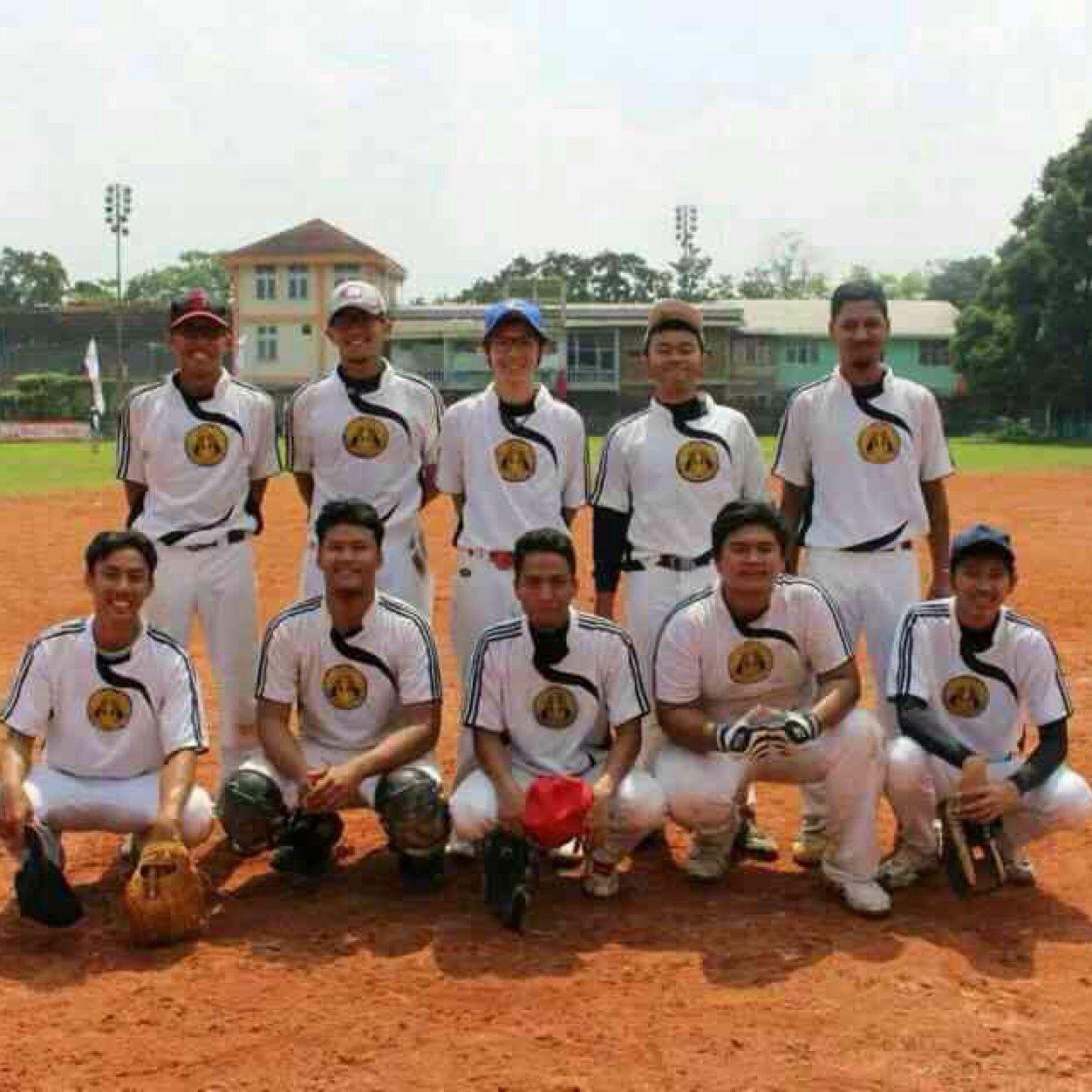 Officially account twitter of Softball Baseball University of Indonesia. CP : 087822272391 (Dhelano), 081315639026 (Ima)