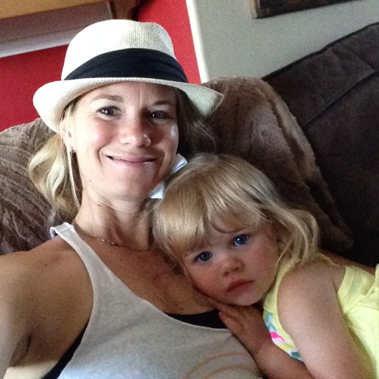 I am a wife, mommy of two, a runner, and I'm passionate about health and fitness!