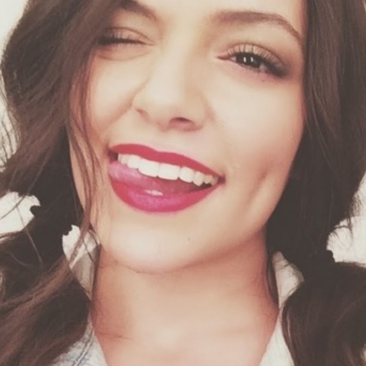 Im 18 years old! Motavator 4 life!! Bethany i ♡ u! Your are my favorite youtuber and you are sooooo beautiful. U will always be my idol! Im in the beth zone!