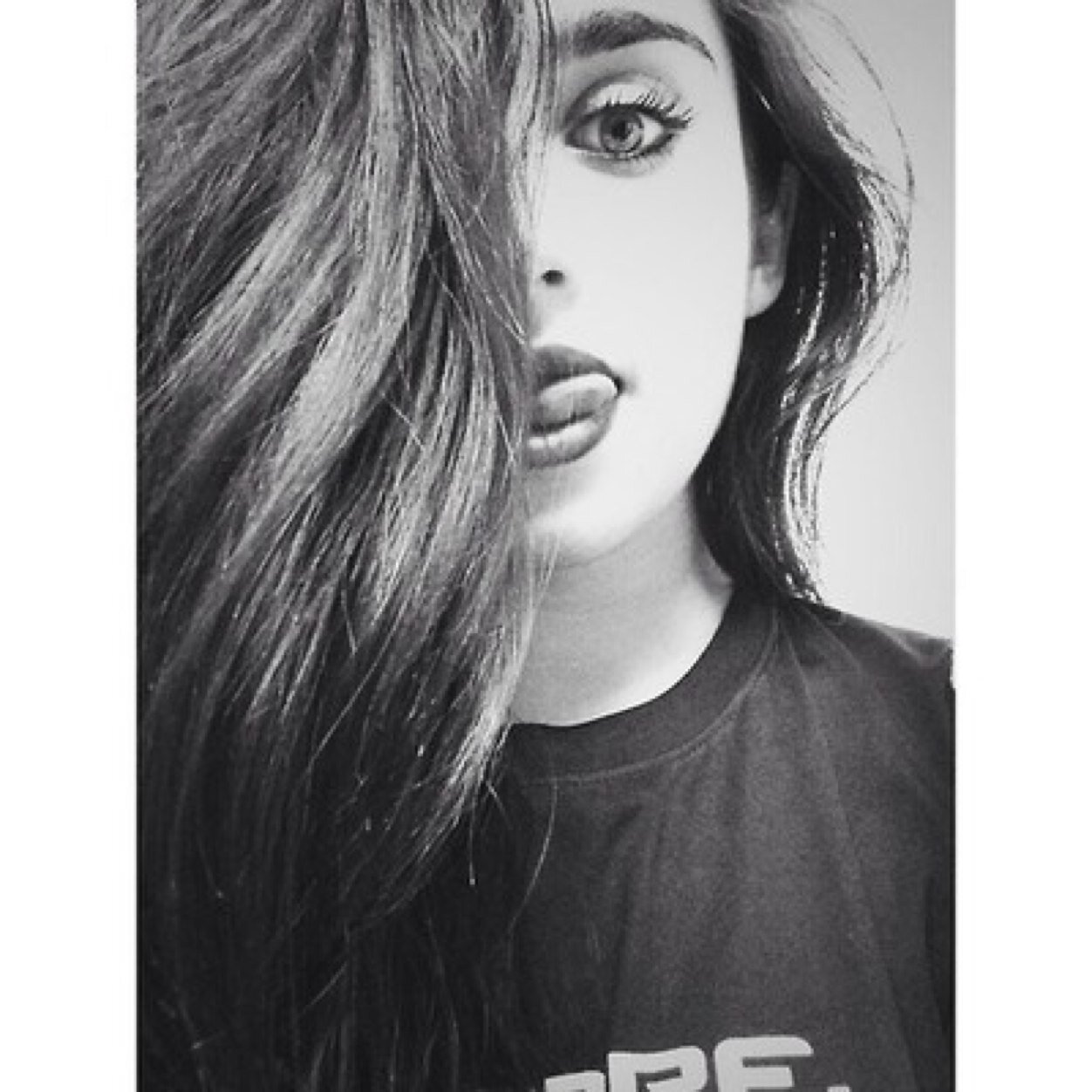 free follow from @dontcaregui bc you're amazing, if you followed me there that't be great thanks ily ❤️